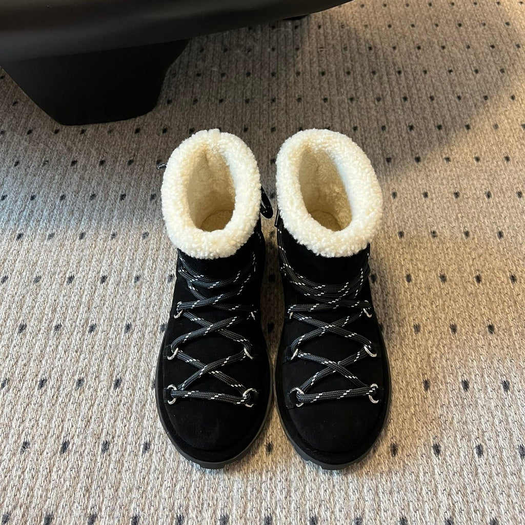 Miu 26 Snow Boots Black in Suede 614799