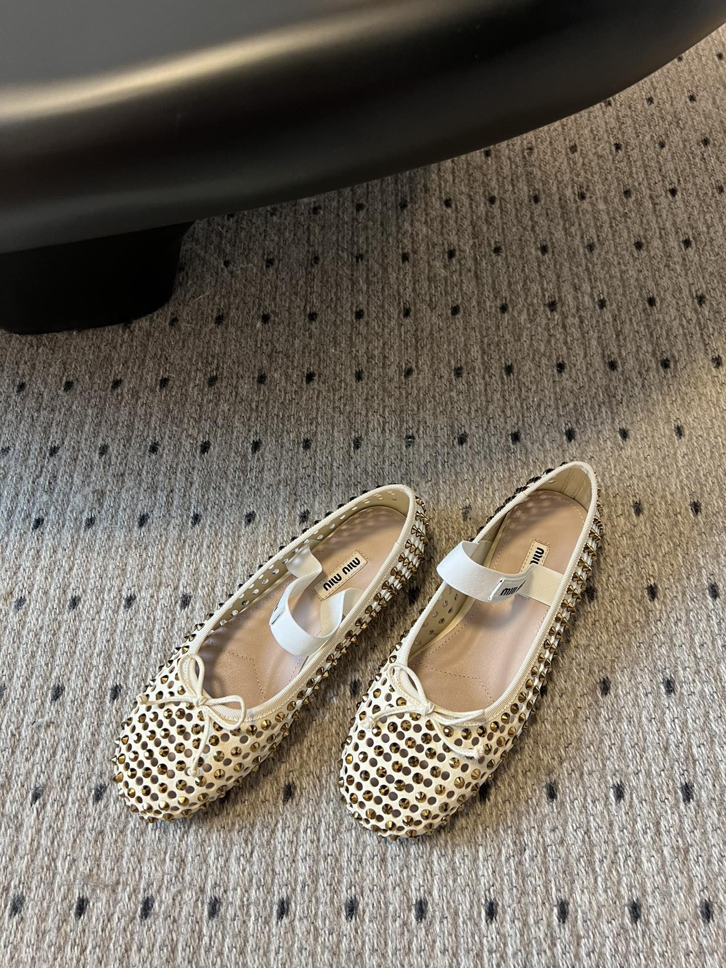 Miu Miu 26SS Ballet Flats Diamond-encrusted Cream in Calfskin 614696