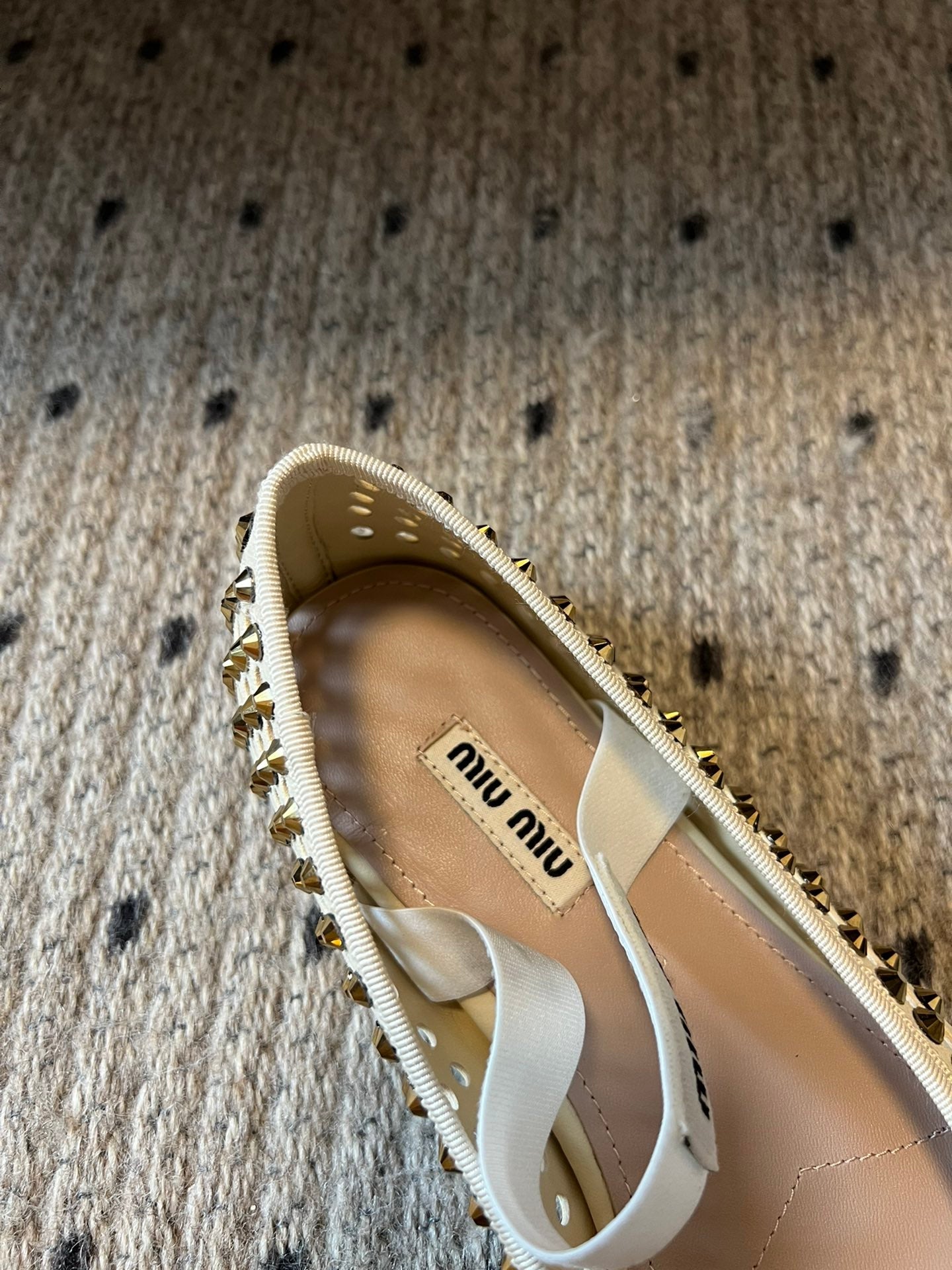 Miu Miu 26SS Ballet Flats Diamond-encrusted Cream in Calfskin 614696