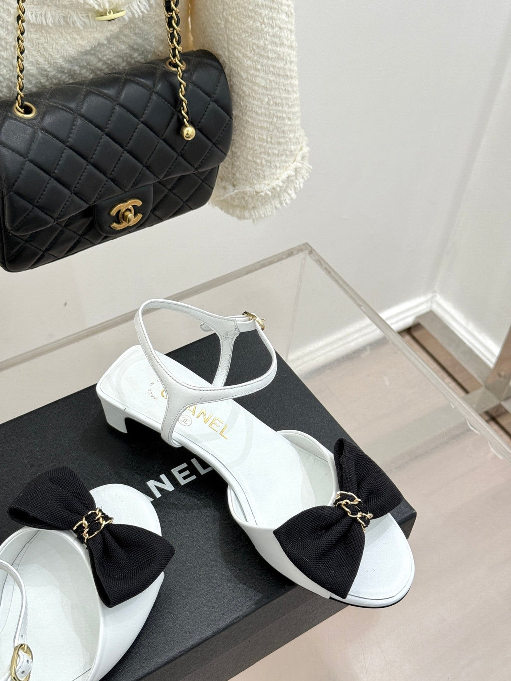 Chanel 26C Chain Bow Chunky Heel Sandals White Black in Cowhide 615990