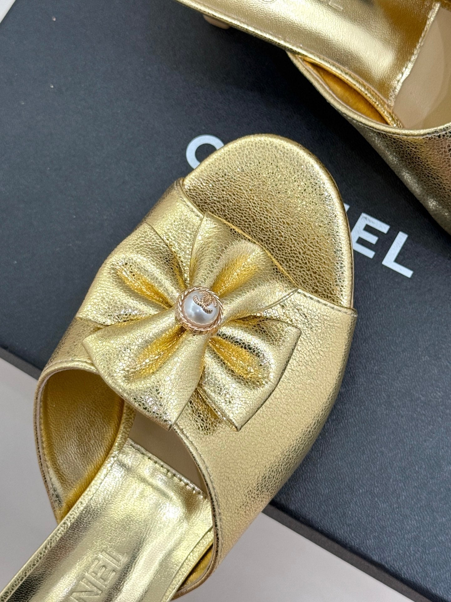 CC 26s Bow Slippers High Heel 35mm Gold Metallic Satin Sheepskin 615746