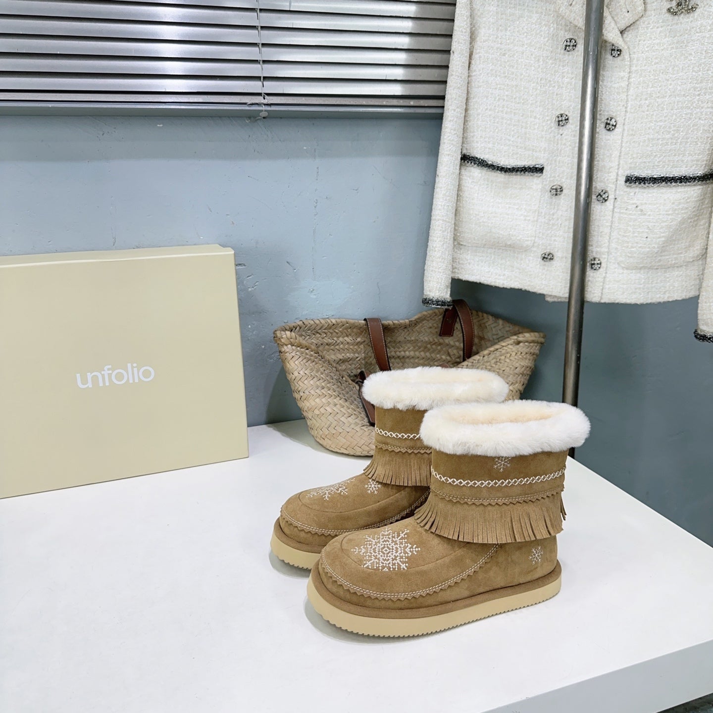 UNFOLIO 26SS Snow Ankel Boots Light Brown in Lambswool and Cow Suede 629523