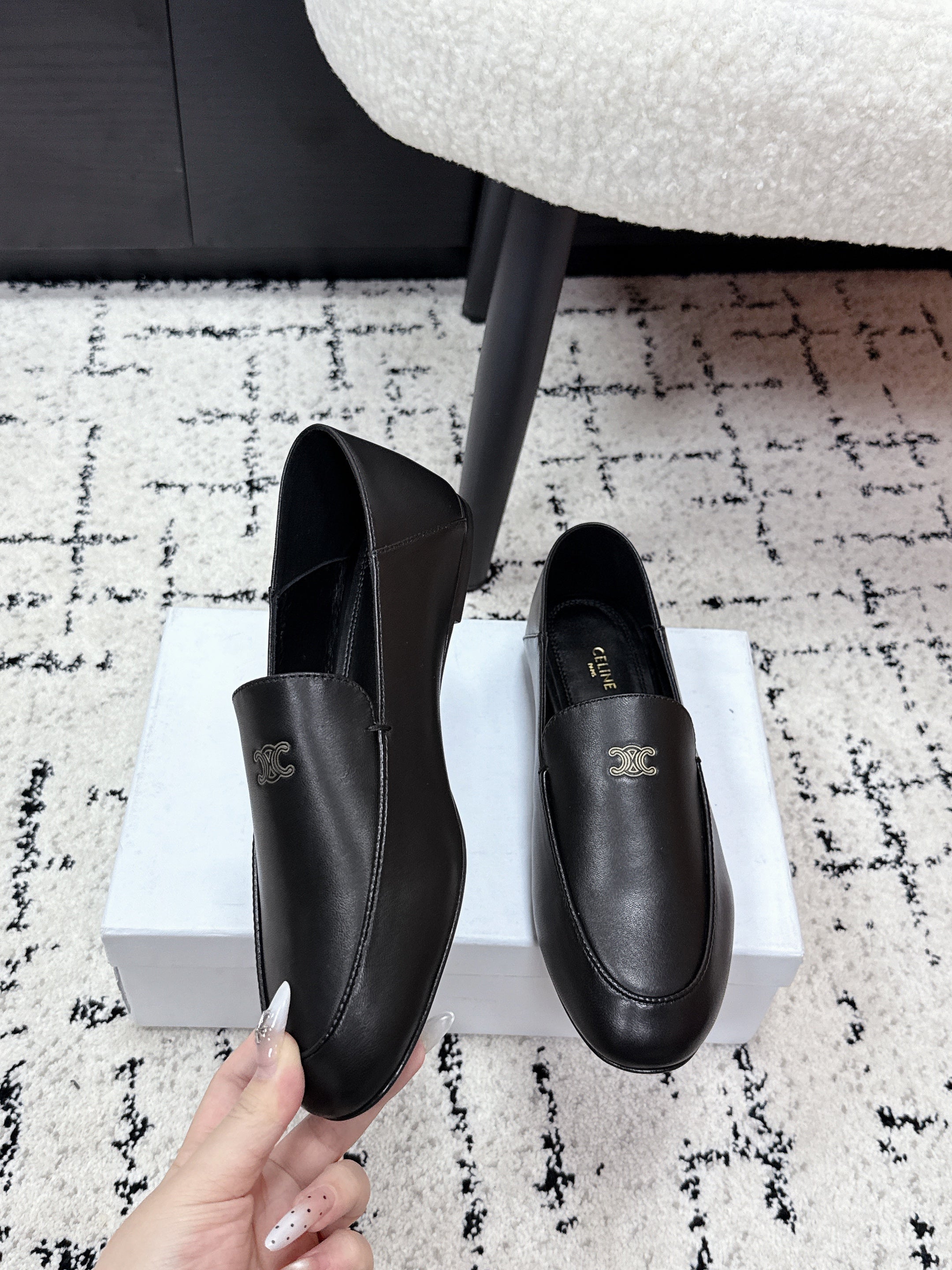 Celine 26 Aura Triomphe Loafer Black in Lambskin 631123