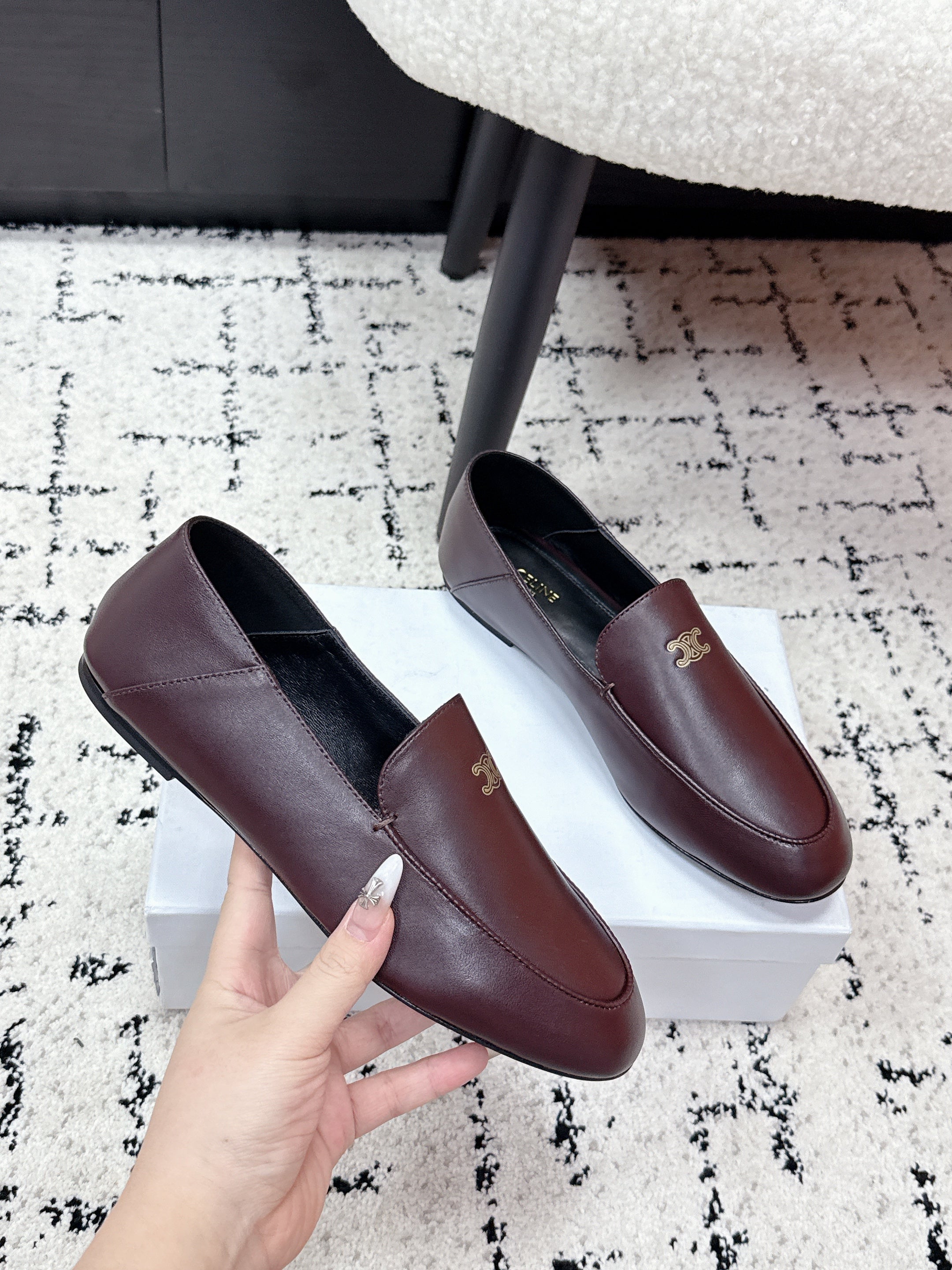 Celine 26 Aura Triomphe Loafer Burgundy in Lambskin 631124