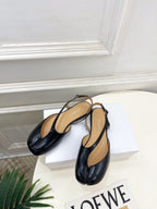 MM6 Tabi 26 Split-Toe Flat Sandals Black in Cowhide 631897