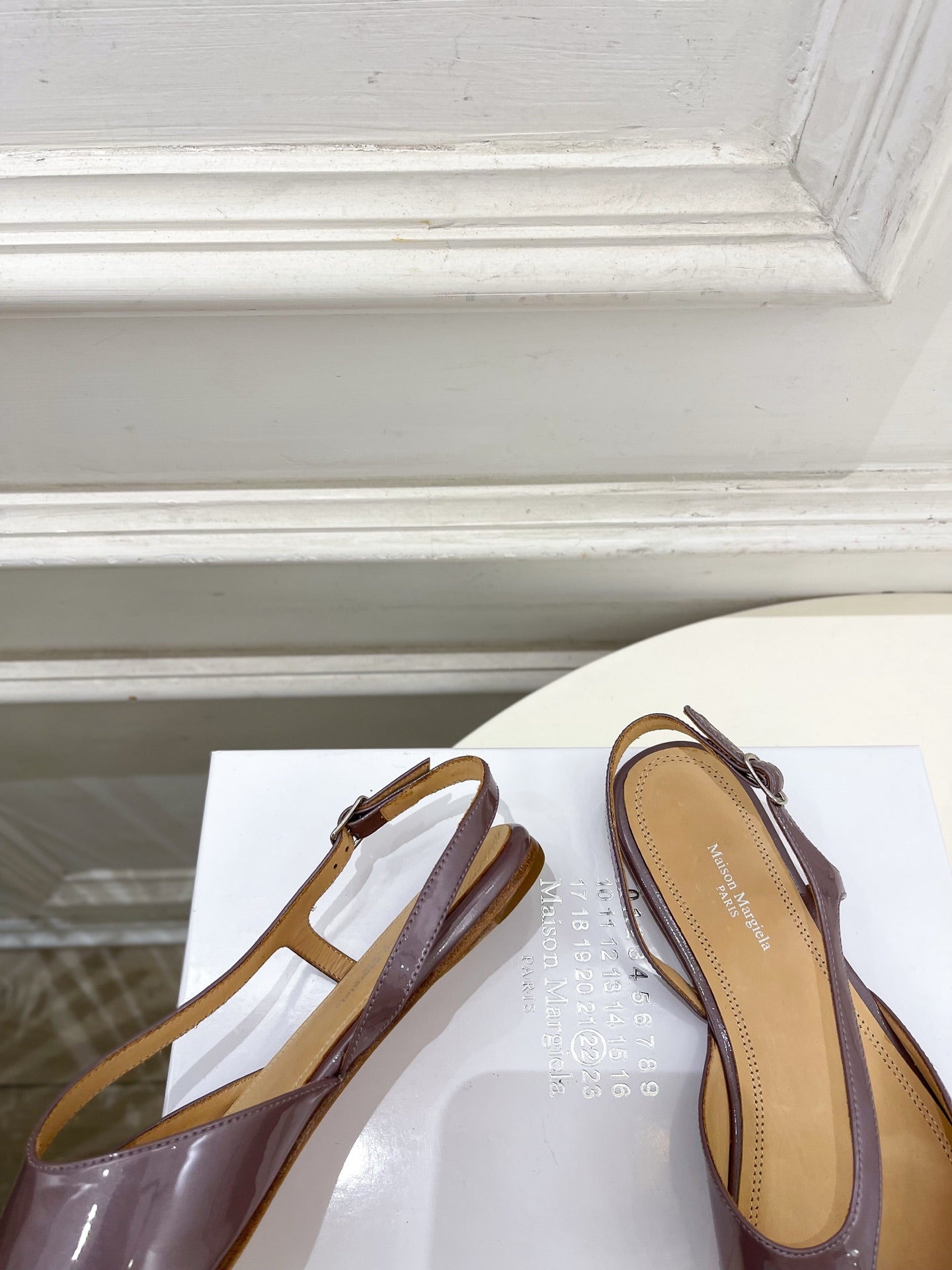 MM6 Tabi 26 Split-Toe Flat Sandals Purple in Cowhide 631899