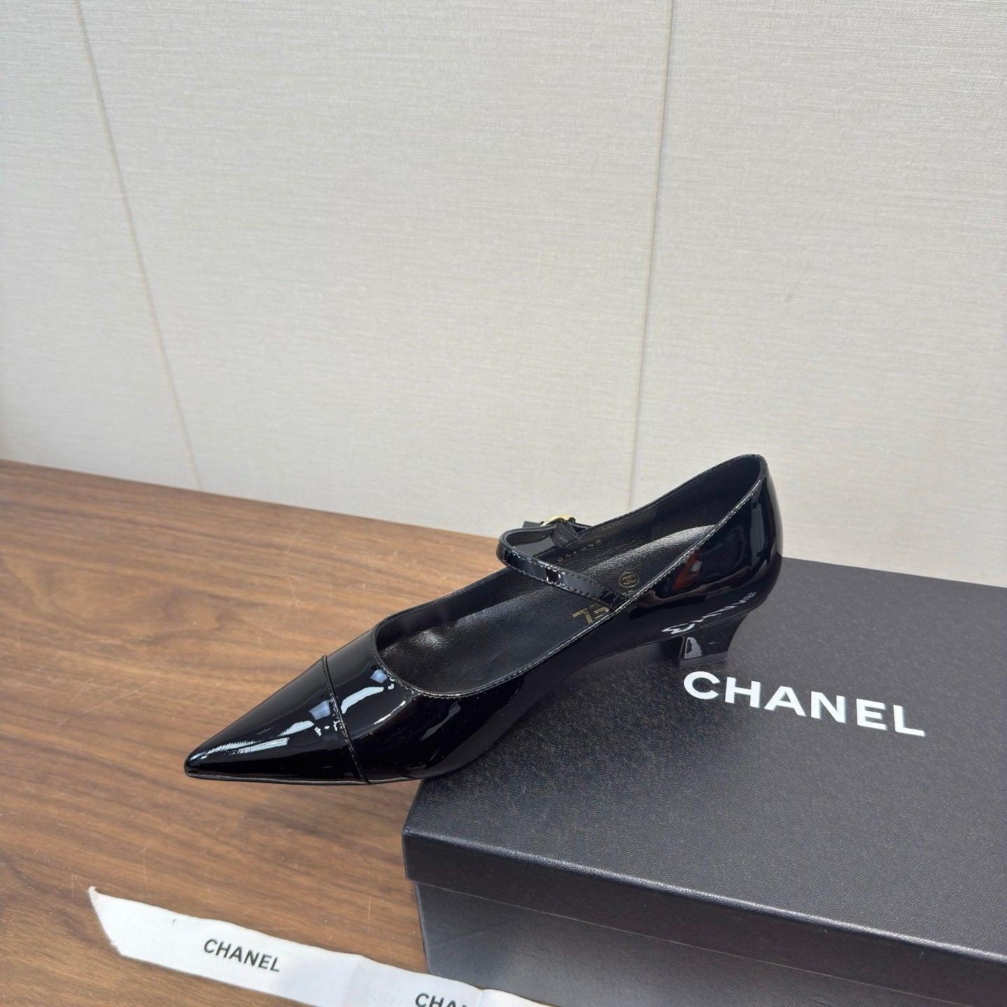 Chanel 26 Pointed-Toe Low Heel 25 Mary Janes Black in Patent Leather 632186