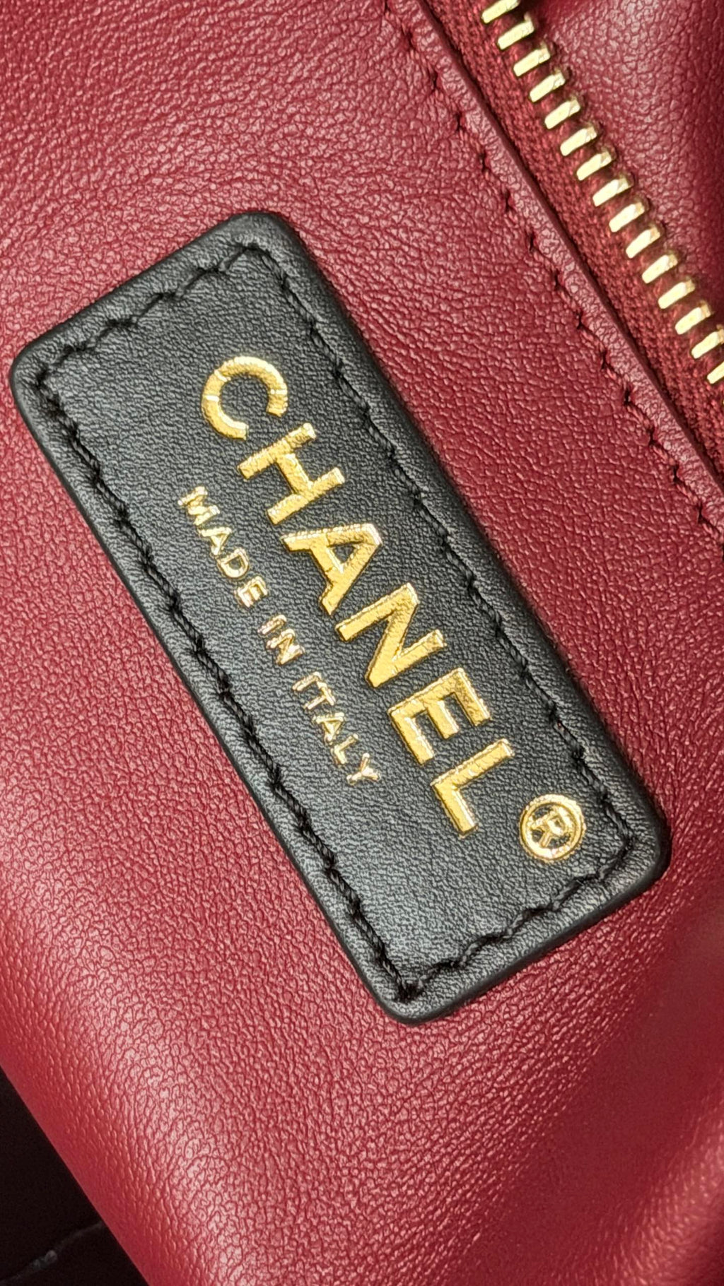 CC 26S Cerf Classic Commuter Tote Bag in Black Crocodile-Embossed Calfskin (made - to - order)