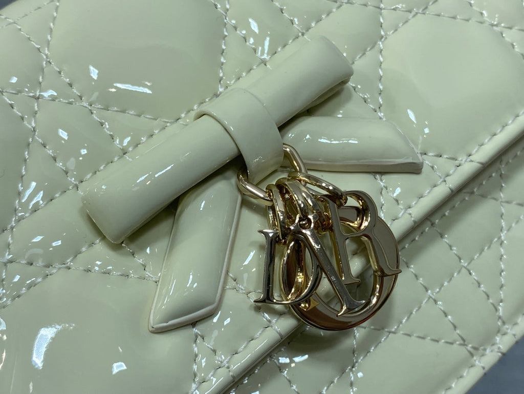 Dior 26 Bow Pearl Chain Clutch In Ivory Glossy Lambskin GHW