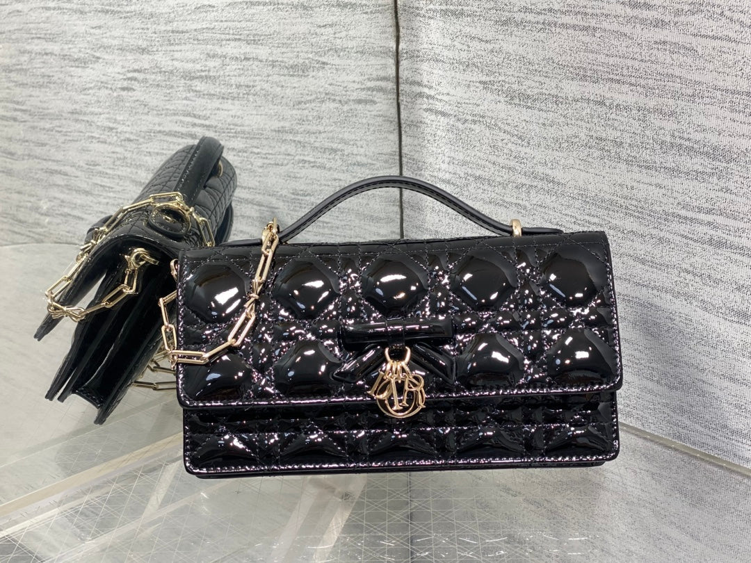 Dior 26 Bow Pearl Chain Clutch In Black Glossy Lambskin GHW