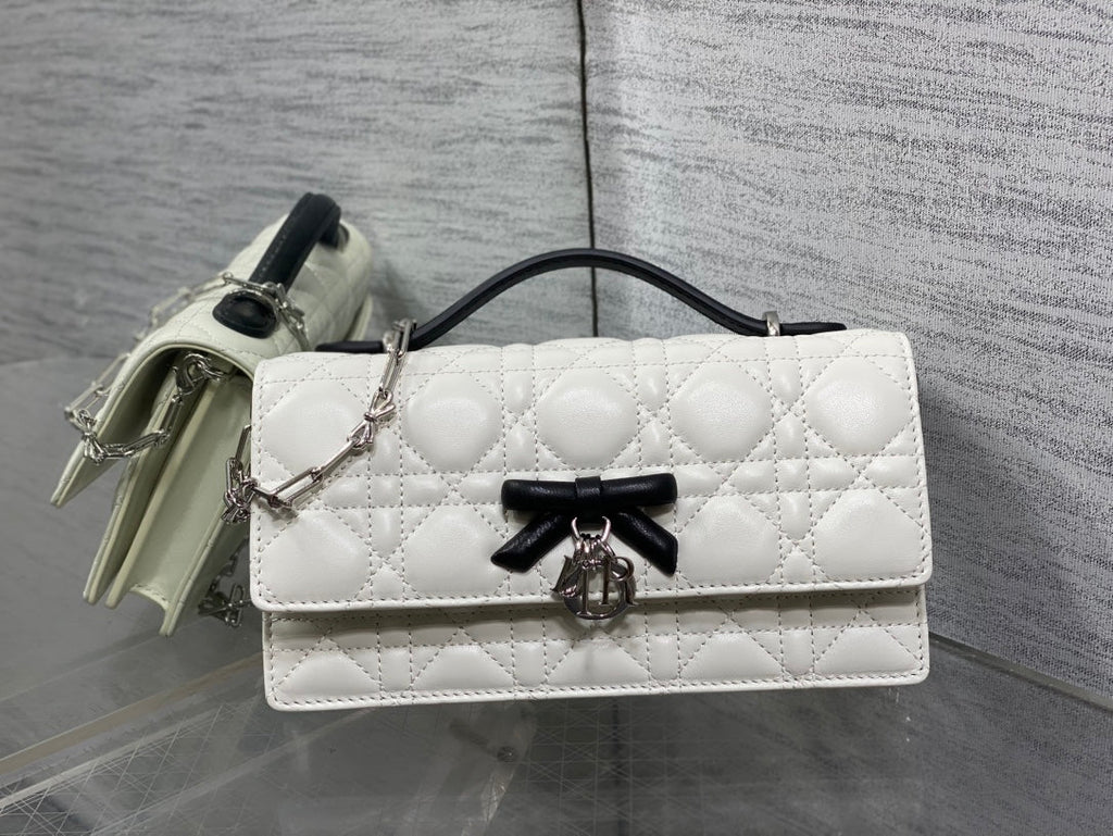 Dior 26 Bow Pearl Chain Clutch Two Tone White Black Lambskin SHW