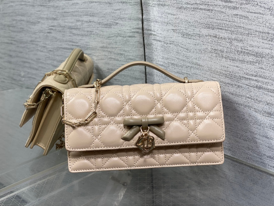 Dior 26 Bow Pearl Chain Clutch Two Tone Beige Army Green Lambskin GHW