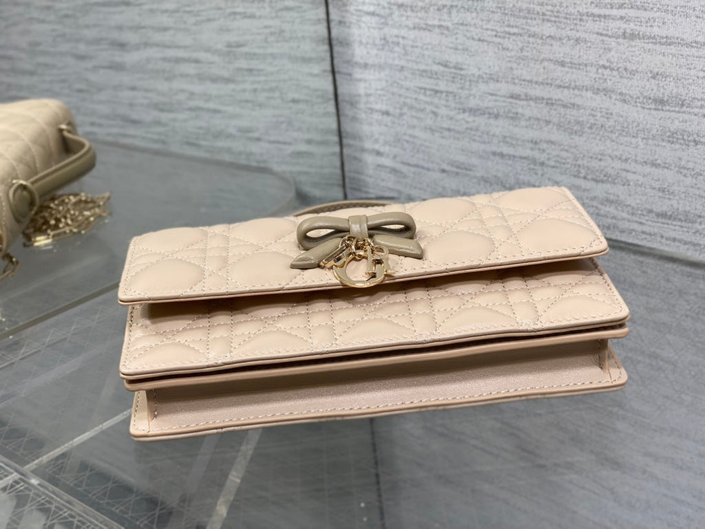Dior 26 Bow Pearl Chain Clutch Two Tone Beige Army Green Lambskin GHW
