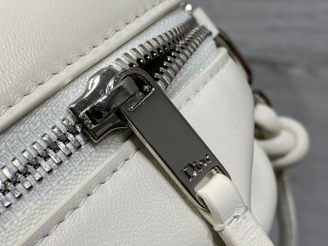 Dior 26 Bow Pouch 20cm in White Lambskin