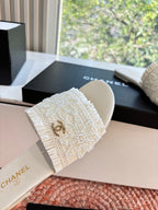 Chanel Bouclé Sandal White in Fabric Sheepskin 685951