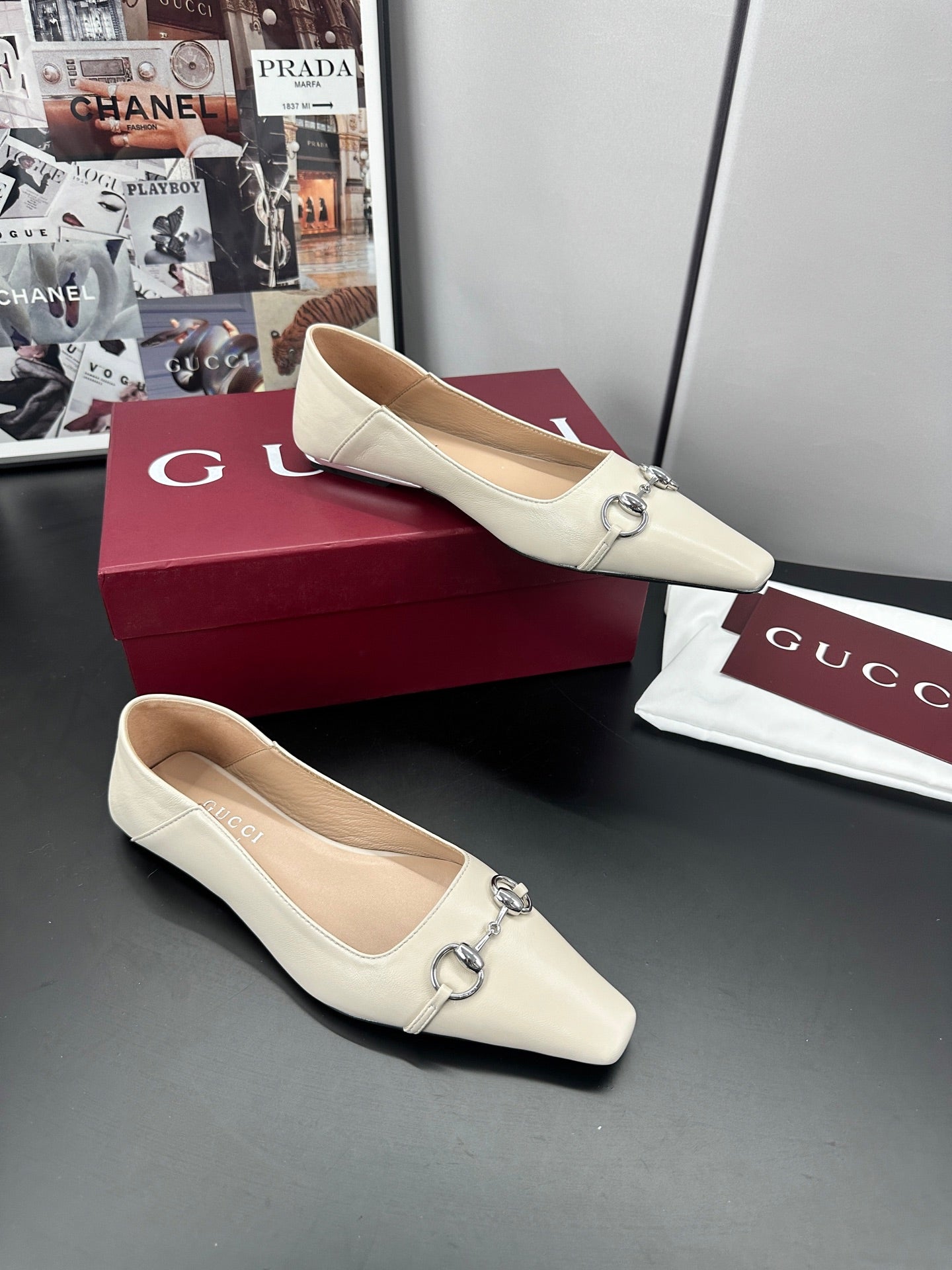Gucci 26 Vittoria Horsebit Ballet Flats White in Leather 688311