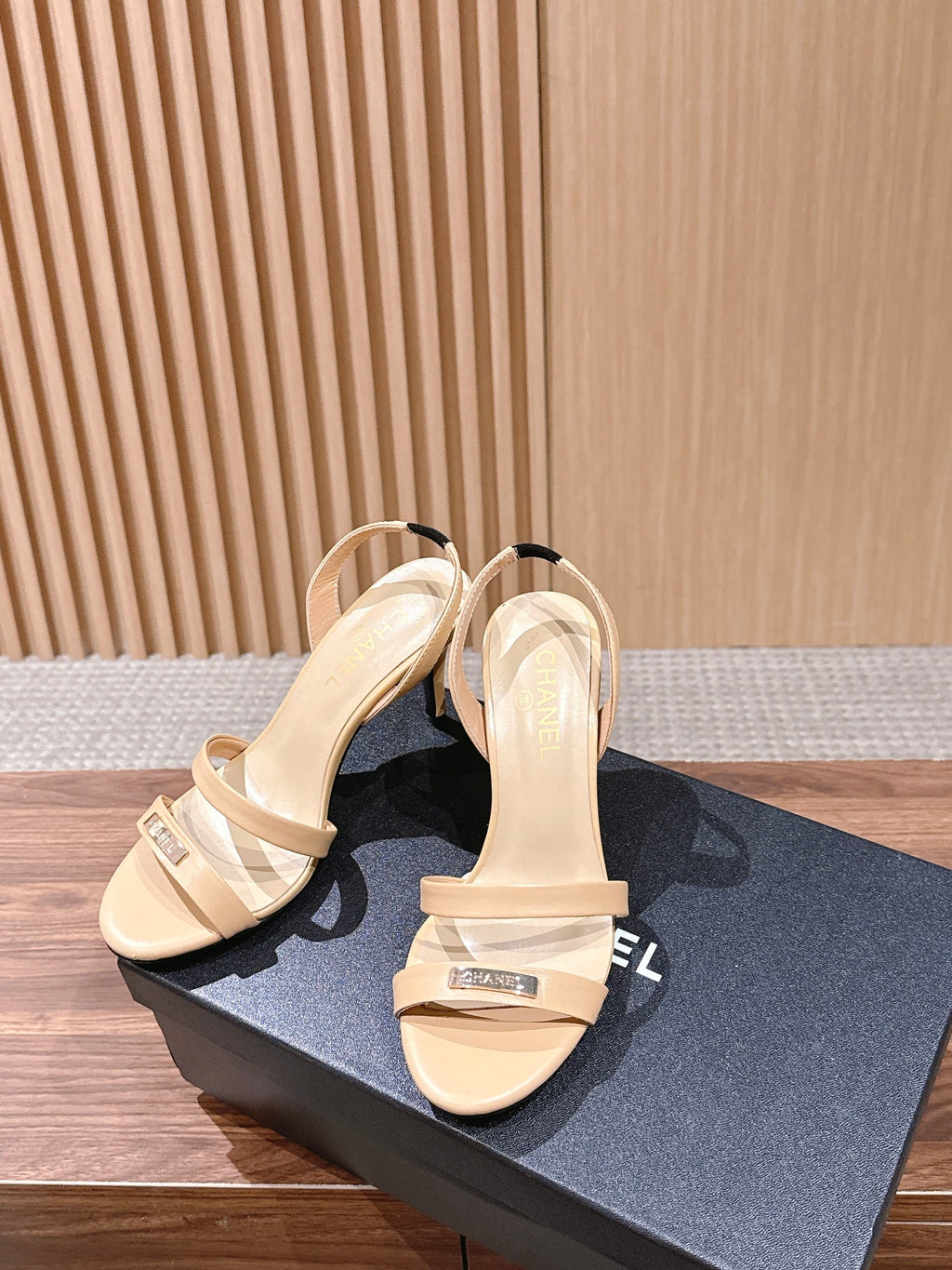 CC 26SS Gold Buckle Strappy High-Heeled 85 Sandals Light Beige in Cowhide 692565