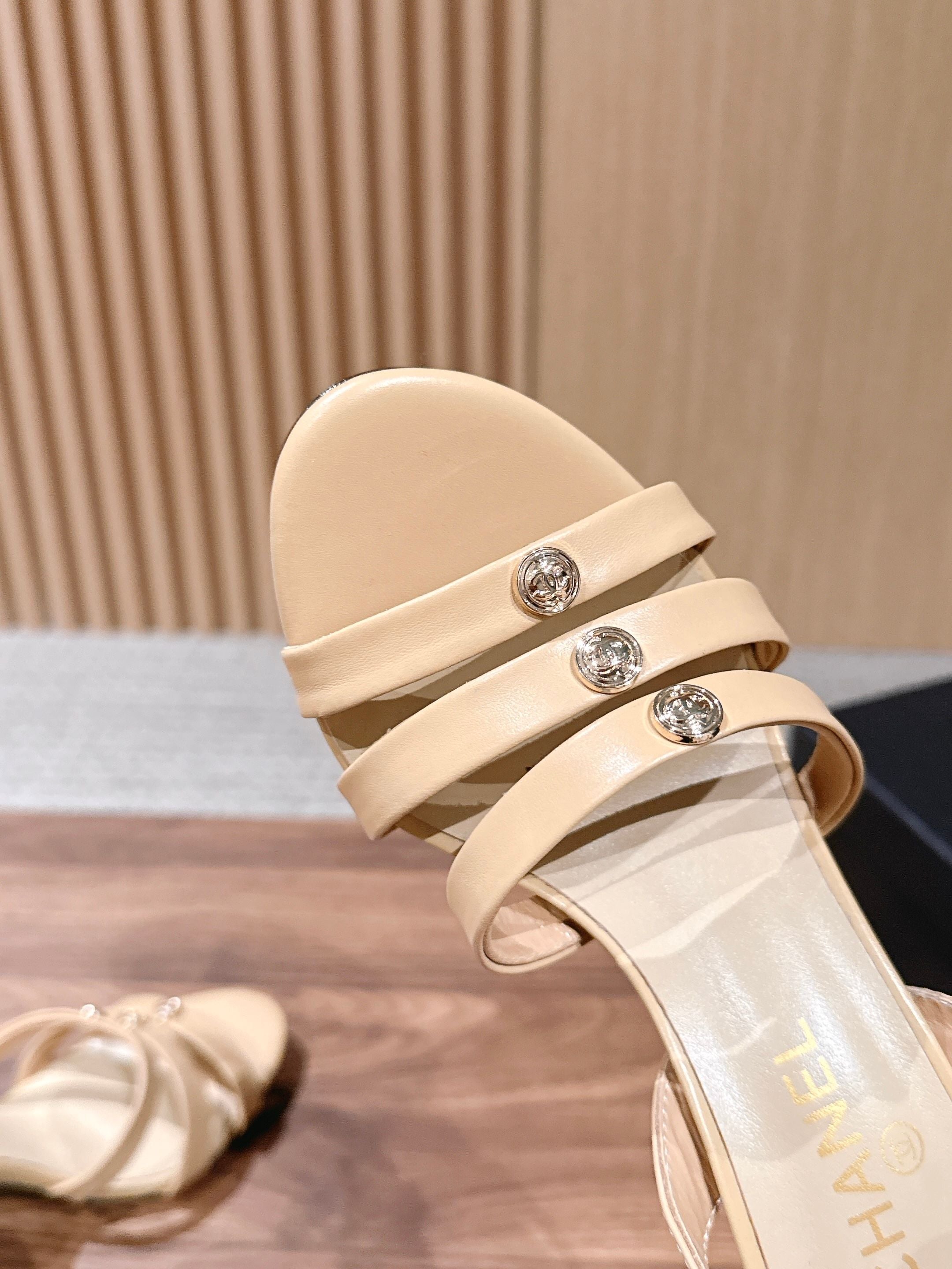 CC 26SS  Strappy High-Heeled 85 Sandals Light Beige in Cowhide 692563