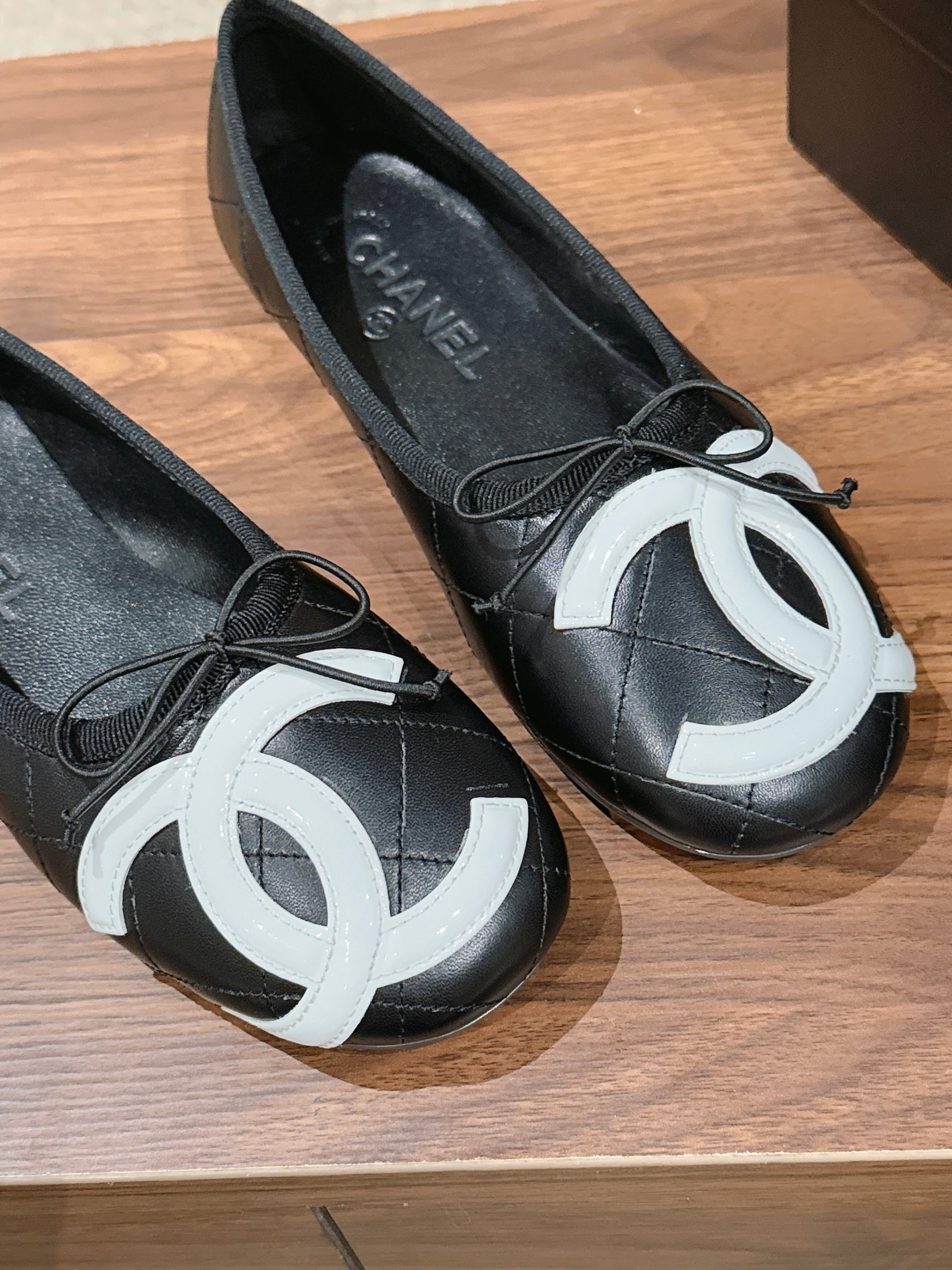 Chanel   Cambon Ballet Flats Black White in Lambskin 692528