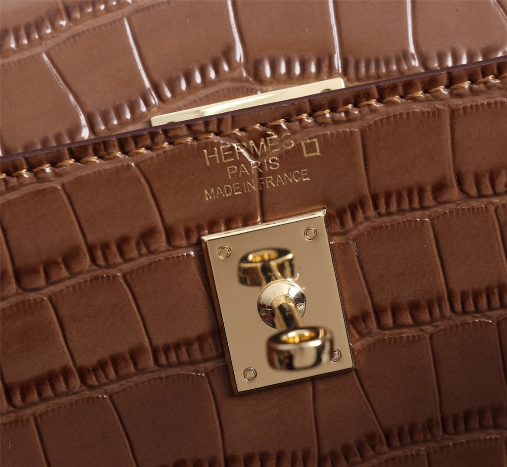 HM KELLY MINI 22 CHOCOLATE CROCODILE EMBOSSED CALFSKIN GOLD HARDWARE