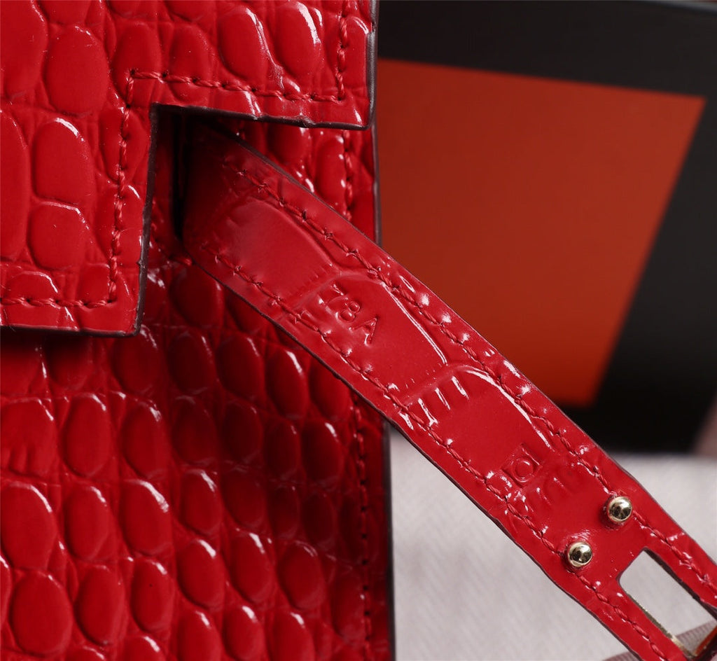 HM KELLY MINI 19 RED CROCODILE EMBOSSED CALFSKIN GOLD HARDWARE