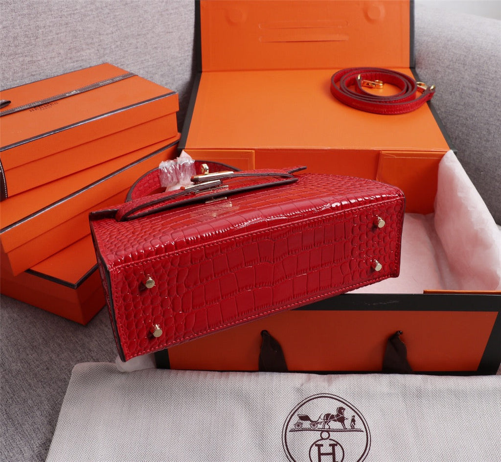 HM KELLY MINI 22 RED CROCODILE EMBOSSED CALFSKIN GOLD HARDWARE