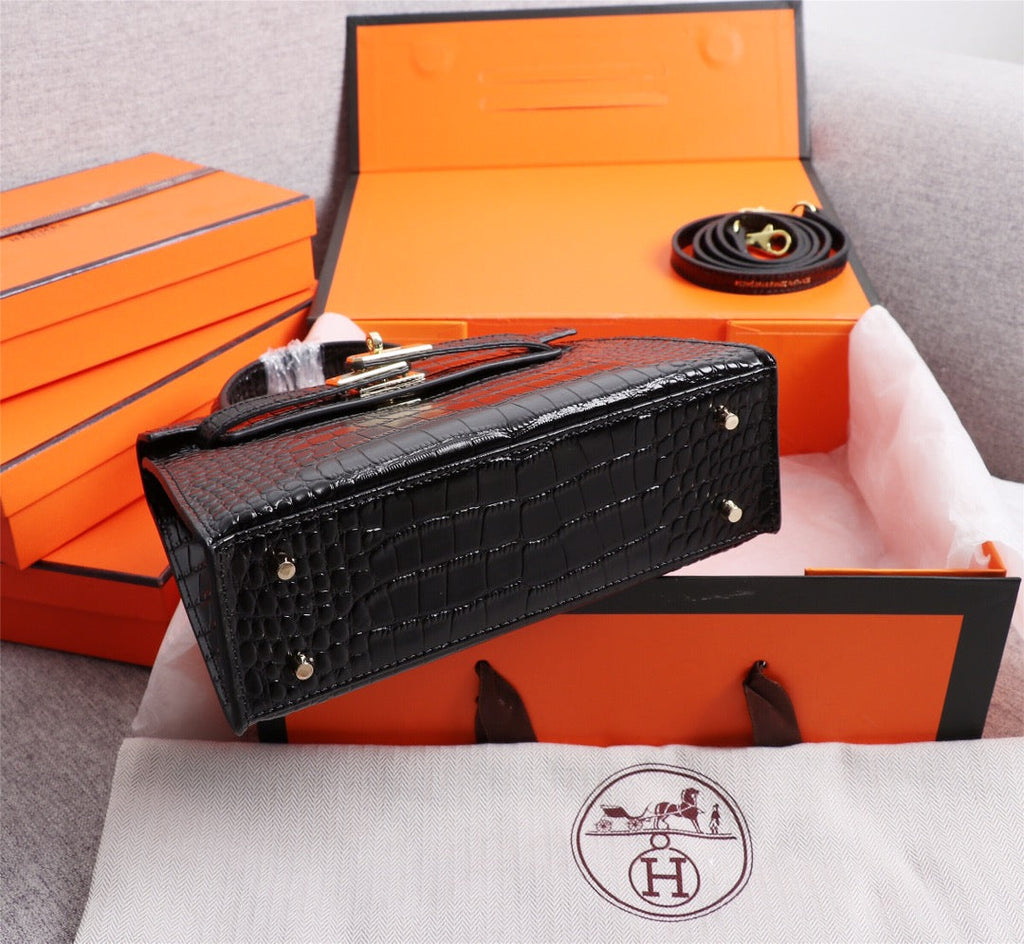 HM KELLY MINI 22 BLACK CROCODILE EMBOSSED CALFSKIN GOLD HARDWARE