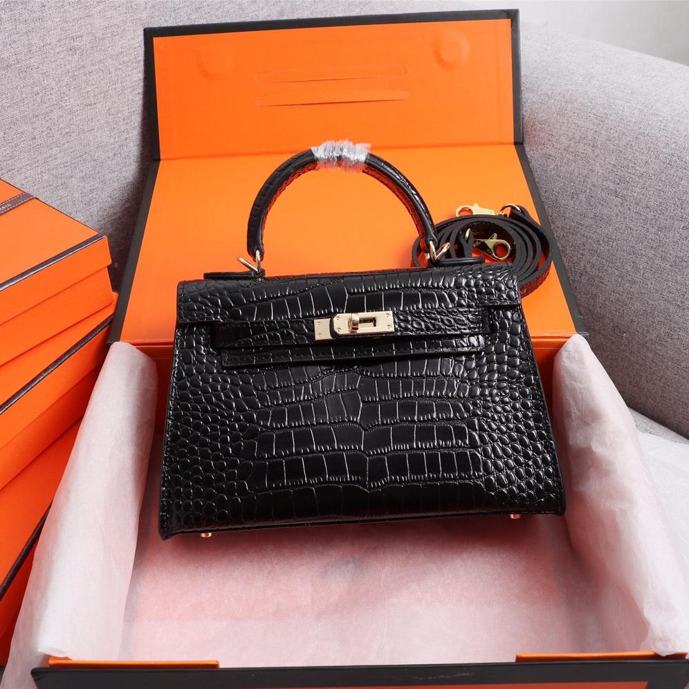 HM KELLY MINI 22 BLACK CROCODILE EMBOSSED CALFSKIN GOLD HARDWARE