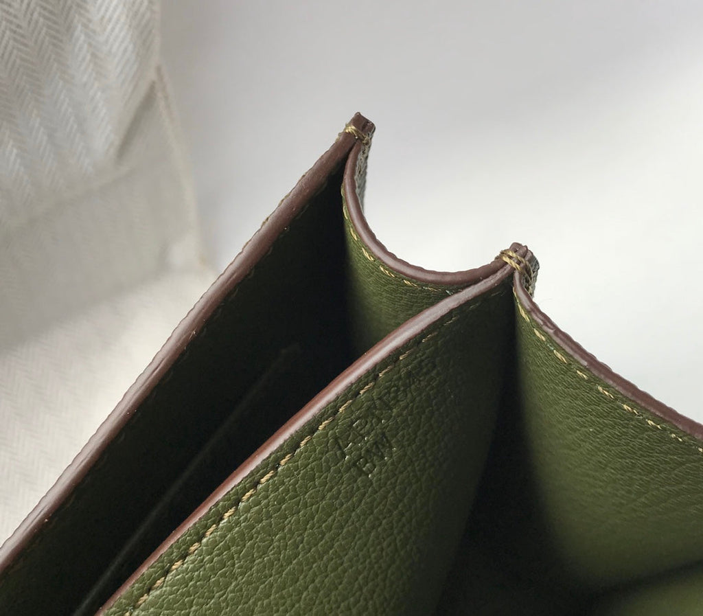 CONSTANCE 18 PINE EPSOM SILVER HARDWARE