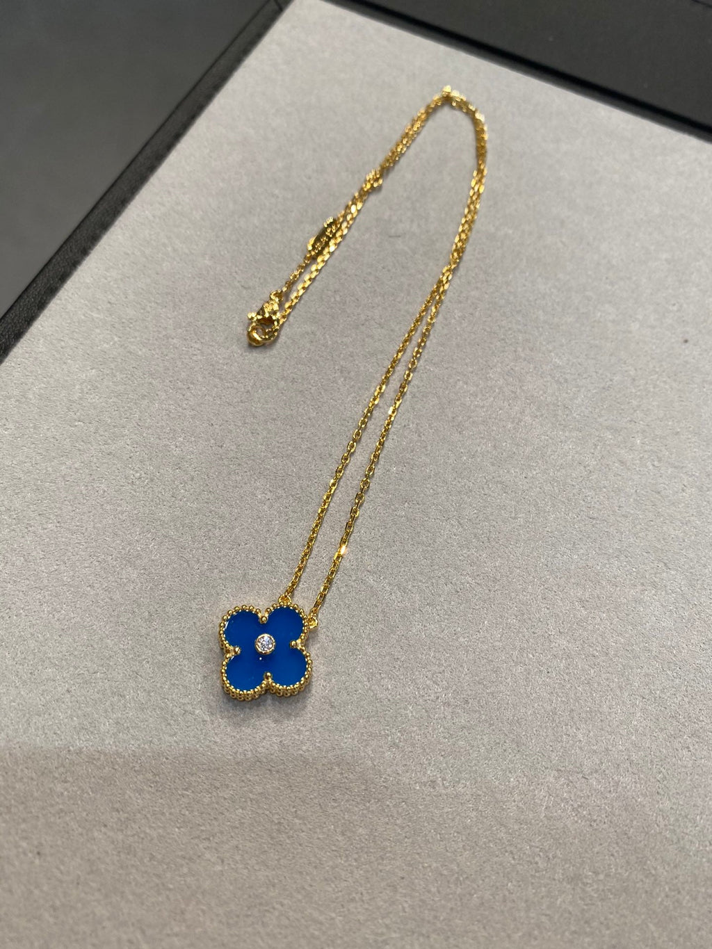 VCA Clover    Agate Blue 1 Diamond Necklace Gold