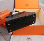 HM KELLY BAG 28 BLACK CROCODILE EMBOSSED CALFSKIN