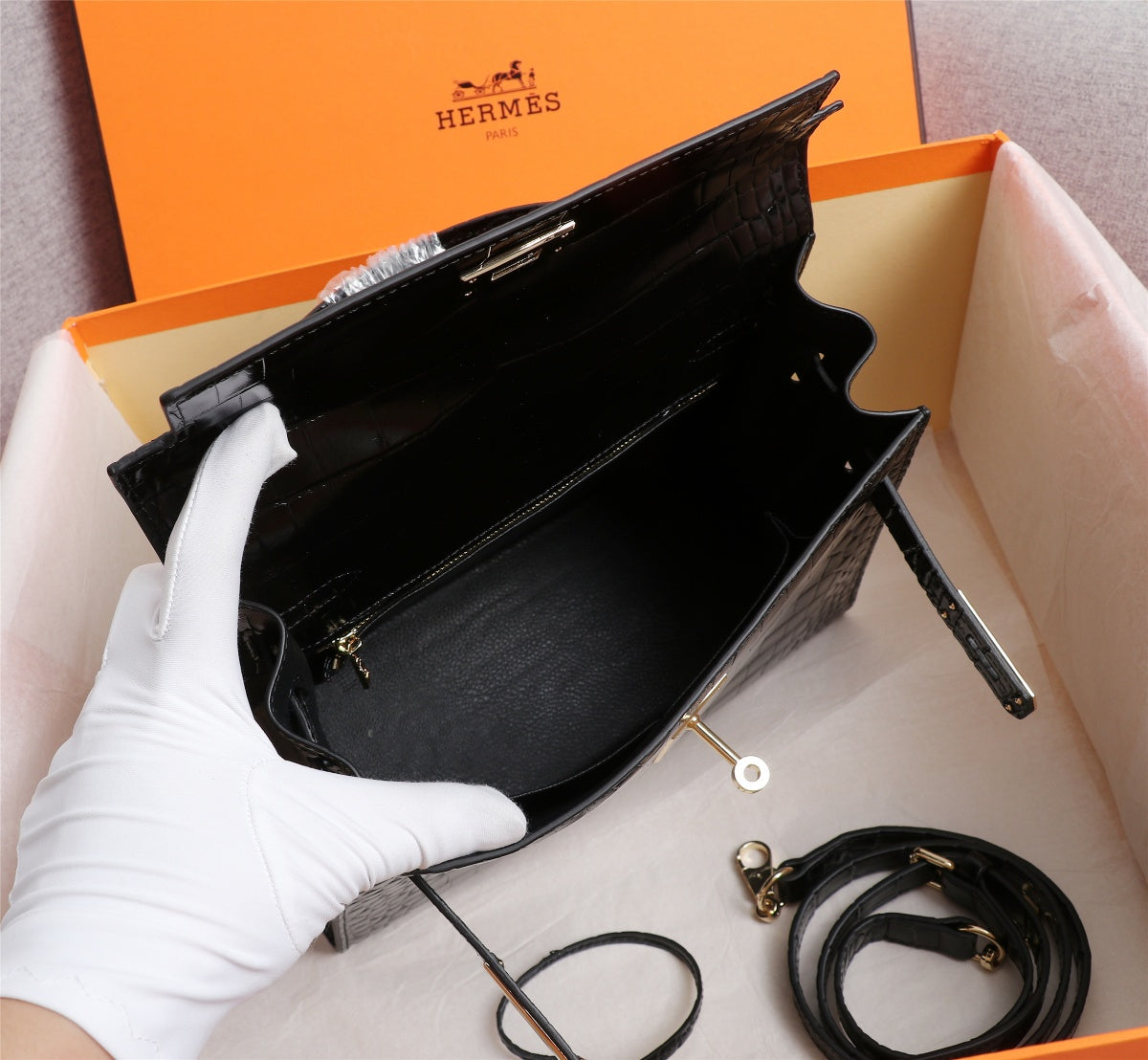 HM KELLY BAG 28 BLACK CROCODILE EMBOSSED CALFSKIN