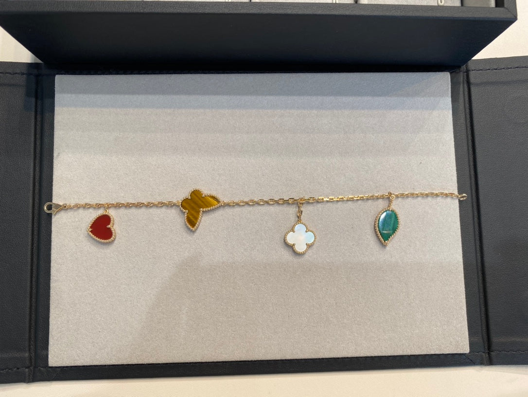 VCA Lucky    4 Motifs Gold Bracelet