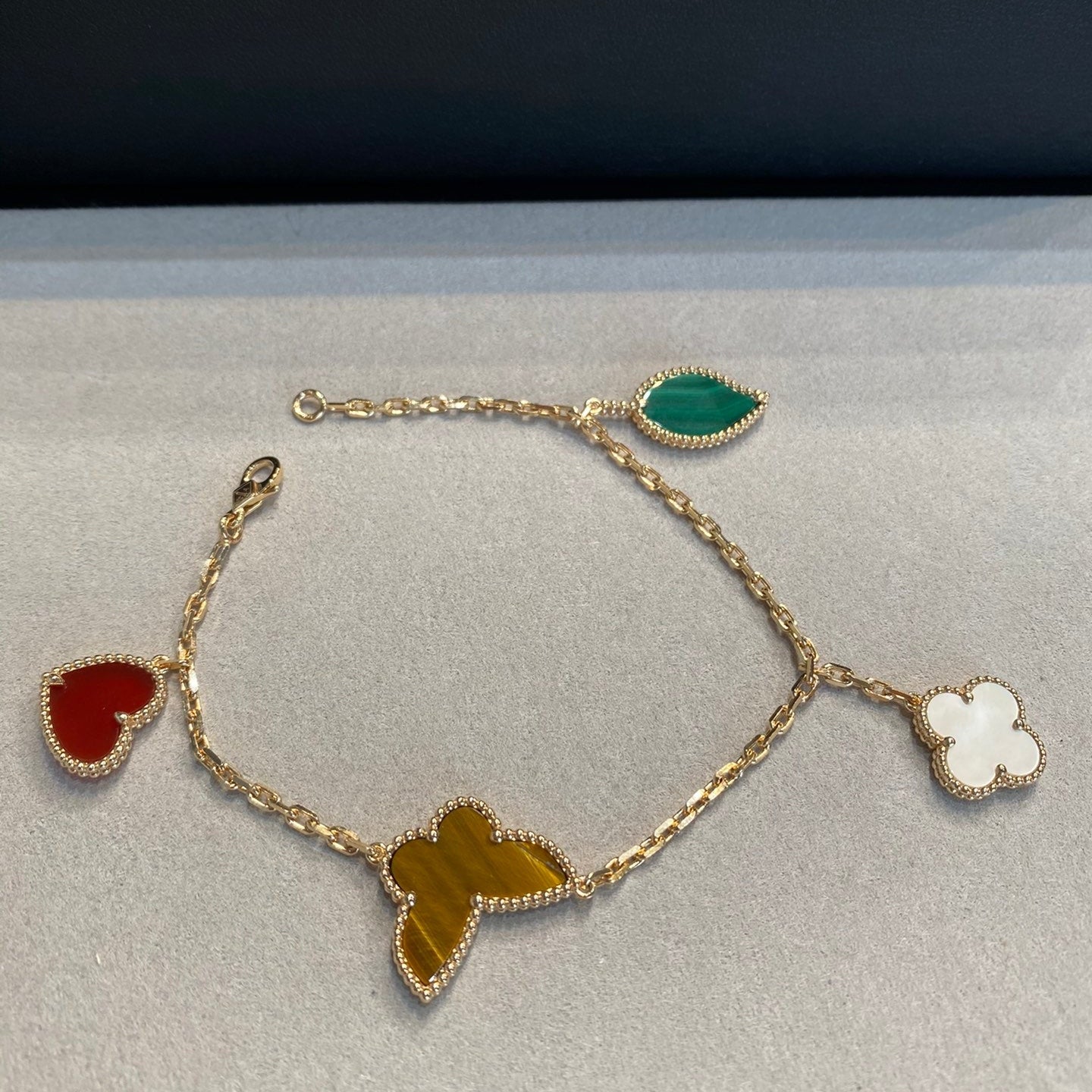 VCA Lucky    4 Motifs Gold Bracelet