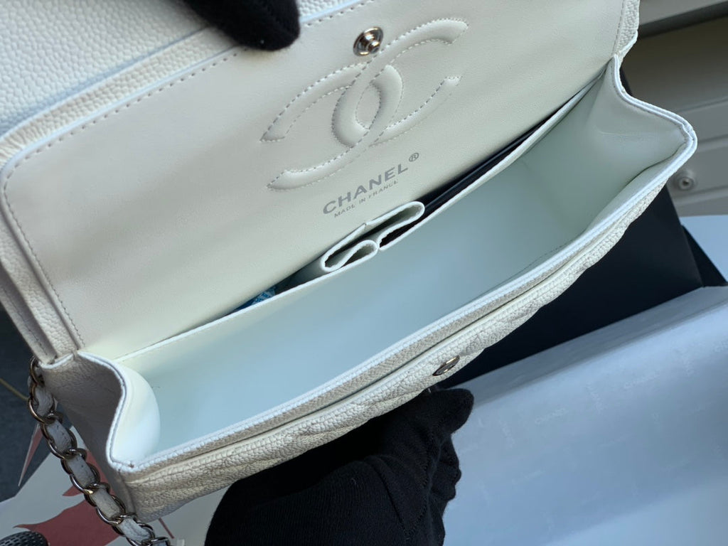 flap bag medium 25 white caviar shw