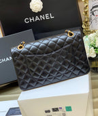 CLASSIC FLAP 25 BLACK LAMBSKIN YELLOW GOLD HARDWARE