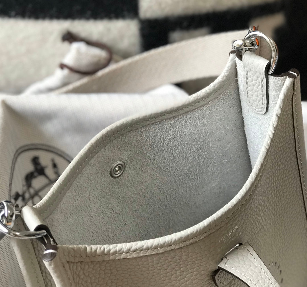 Mini Evelyne 18cm Light Grey Togo Silver Hardware