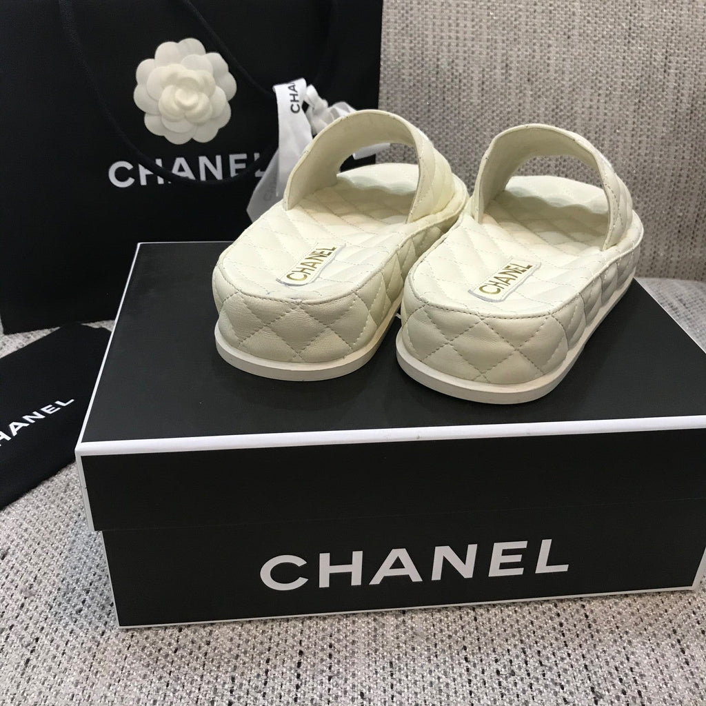 CC 2021 Logo Mules Ivory Quilted Lambskin 688659
