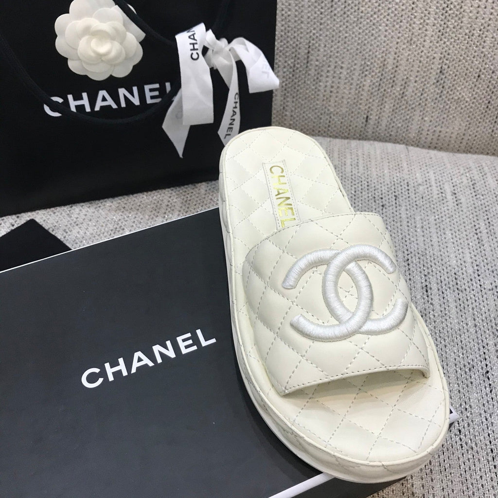 CC 2021 Logo Mules Ivory Quilted Lambskin 688659