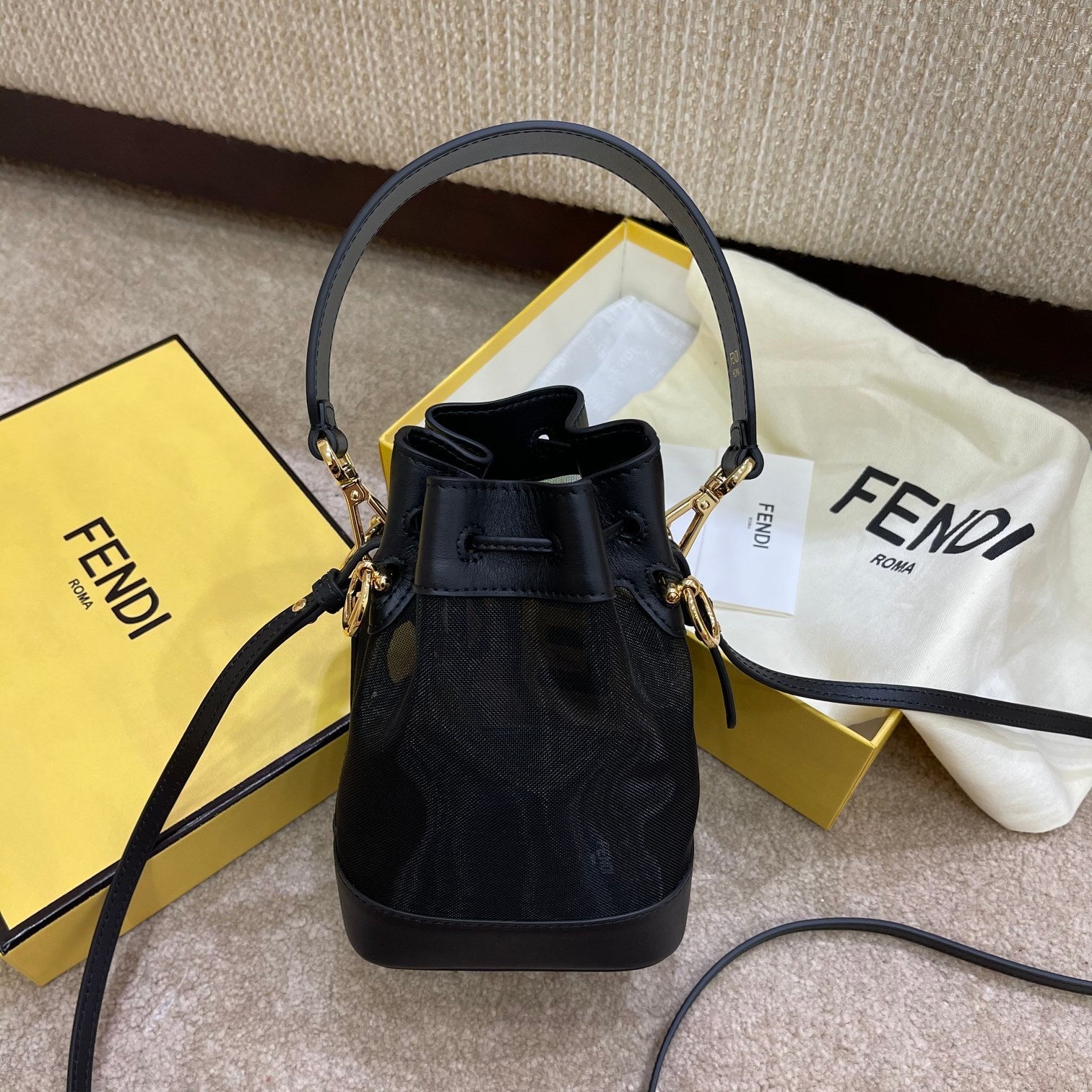 MON TRESOR 18 IN BLACK CALFSKIN AND MESH