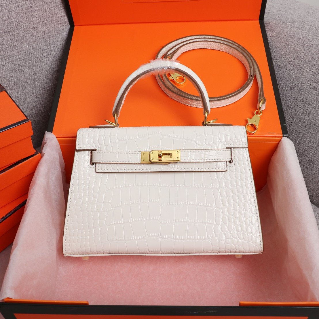 HM KELLY MINI 22 WHITE CROCODILE EMBOSSED CALFSKIN GOLD HARDWARE