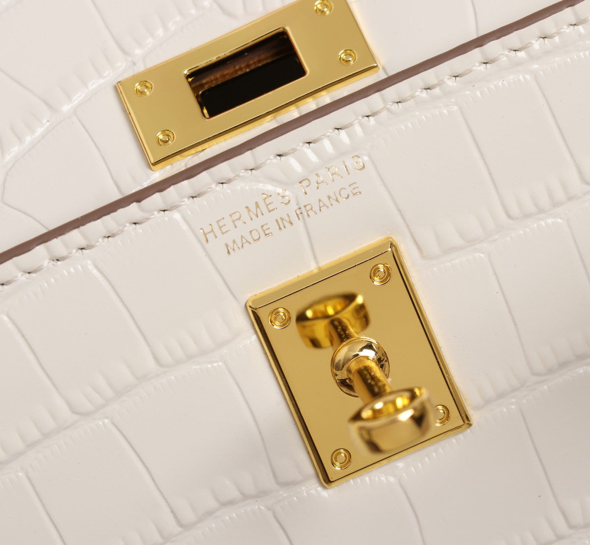 HM KELLY MINI 22 WHITE CROCODILE EMBOSSED CALFSKIN GOLD HARDWARE