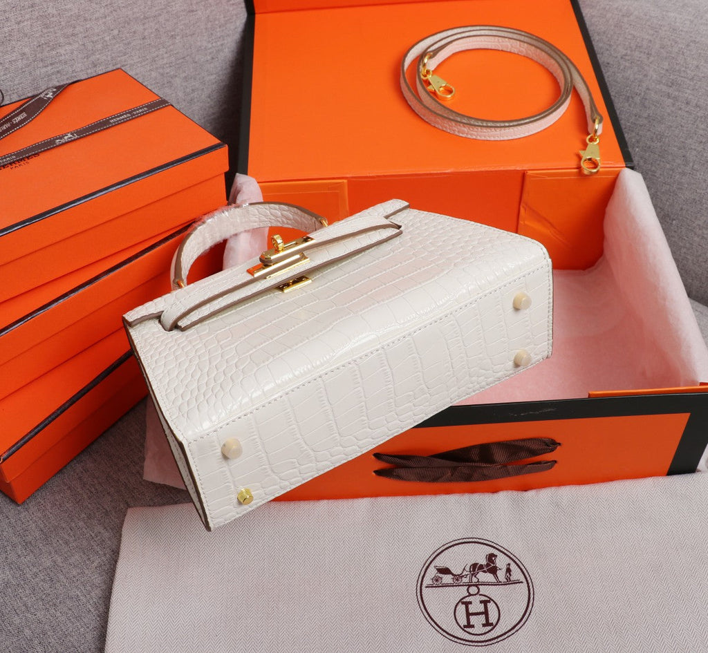 HM KELLY MINI 22 WHITE CROCODILE EMBOSSED CALFSKIN GOLD HARDWARE