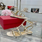 ROCKSTUD SANDAL WITH STRAPS IN WHITE CALFSKIN