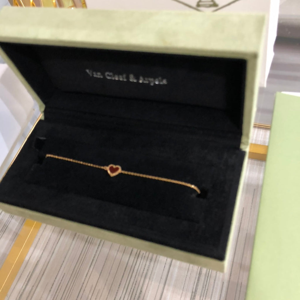 VCA Heart Red Gold 1 Motifs Bracelet