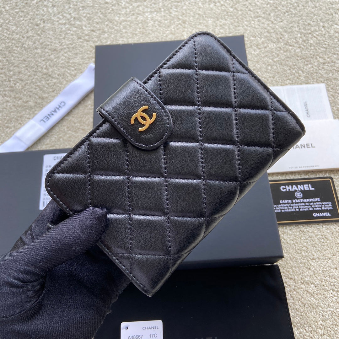 CC A48667 Zip Pocket Wallet Black Sheepskin GHW 229762