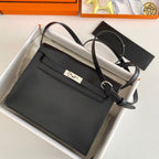 Kelly Danse II 22cm Black Evercolor Leather Shw