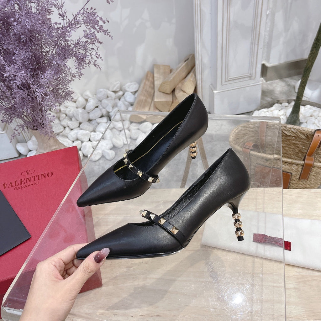 VT Rockstud Pumps Black Sheepskin Leather 340258