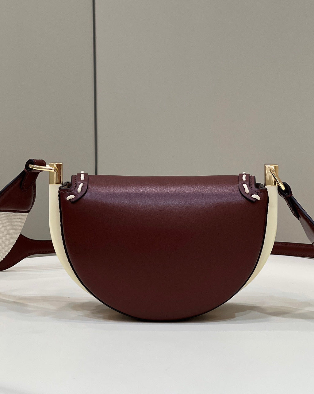MOONLIGHT 19 IN WINE RED SMOOTH CALFSKIN GOLD HARDWARE