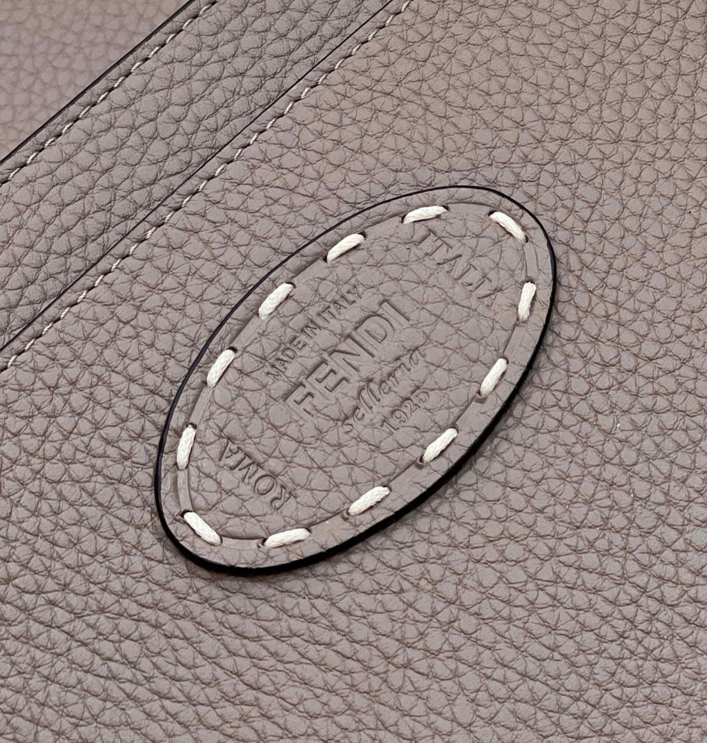 PEEKABOO ISEEU 33 IN TOBACCO BROWN GRAINED CALFSKIN SILVER HARDWARE